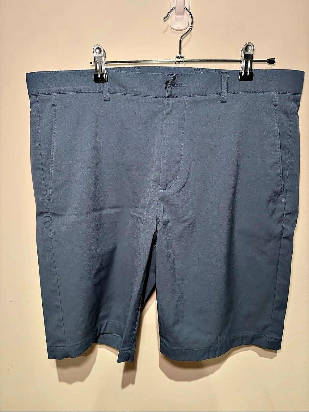 Theory Men's Flat Front Shorts Blue Waist 33
